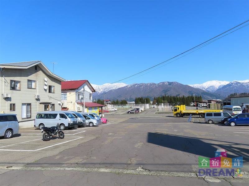 自動車学校の敷地内にあるので大変便利です。